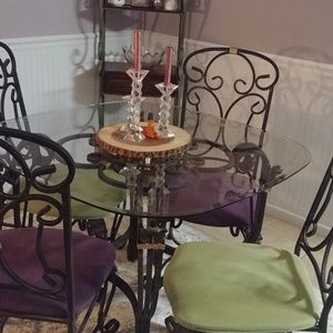 Dining room table and 4 chairs